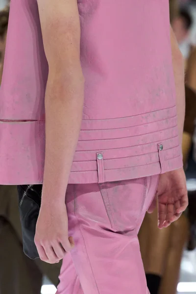 Look 50